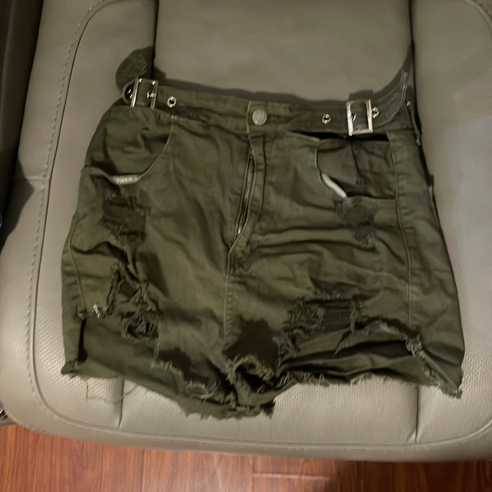 Navy Green shorts with belt in adjustable belt